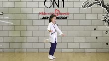 韩国小萝莉罗夏恩跳防弹少年团《DNA》