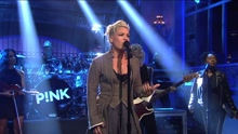 P!nk - What About Us 现场版 2017