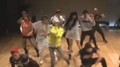 Super Junior,BigBang,少女时代,EXO,BLACKPINK - SM FAMILY VS YG FAMILY 舞蹈的对决 1