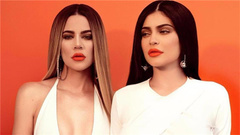 Kylie Jenner - Kylie Jenner与姐姐Khloé最新彩妆宣传短片!