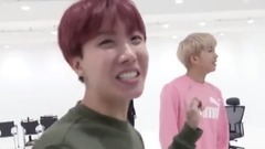 防弹少年团 - [BANGTAN BOMB] 防弹少年团'GO GO ' Dance Practice 万圣节ver