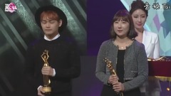 允儿(少女时代),金世正(gugudan) - 最佳人气奖受奖及感言 世正&允儿
