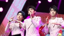 TFBOYS - TFBOYS - 宠爱 演唱会现场