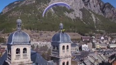 欧美群星,风景,音乐短片,轻音乐,乐动城市 - 飞翔在世界各地 超唯美滑翔伞表演