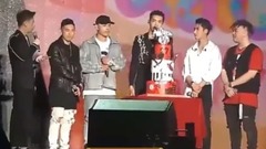吴亦凡 - 吴亦凡2017生日会现场爆棚数万粉丝齐祝凡凡生日快乐