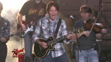 John Fogerty,Brad Paisley - John Fogerty & Brad Paisley - Proud Mary 现场版 2017