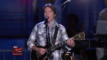 Brad Paisley,John Fogerty - Brad Paisley & John Fogerty - Love And War 现场版 2017