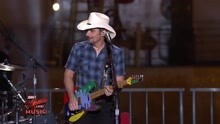 John Fogerty,Brad Paisley - John Fogerty & Brad Paisley - Centerfield 现场版 2017