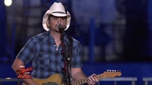 Brad Paisley,John Fogerty - Brad Paisley & John Fogerty - Mud On The Tires 现场版 2017