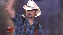 Brad Paisley,John Fogerty - Brad Paisley & John Fogerty - Alcohol 现场版 2017