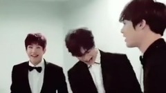 Astro(韩国) - 待机室弹水瓶盖儿游戏 玩到喷水的ASTRO