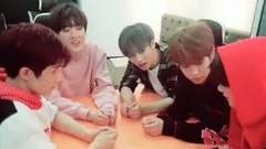 Astro(韩国) - V Pick 吃放重点高音游戏 三哈兔子萌翻吃辣椒