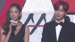 EXO,都暻秀(EXO) - AAA颁奖典礼 都暻秀人气赏 获奖感言 中文字幕 17/11/15 (TE)
