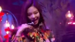 韩国群星,TWICE,BLACKPINK - Playing with Fire + Knock Knock