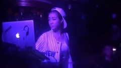 网络音乐 - 伤感DJ舞曲<就当我们没爱过>,好听极了,单曲循环试听!