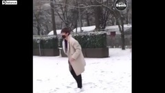 防弹少年团 - 【Platanus Log】TW BOMB BTS(防弹少年团)_打雪仗游戏