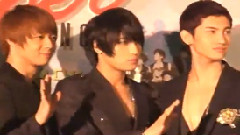 东方神起 - MegaTv SuperCon 入场