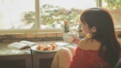 音乐短片,轻音乐 - 优美的钢琴曲纯音乐 Autumn Journey