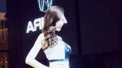 网络音乐 - 唱的现实的一首DJ版舞曲,单曲循环试听6遍!