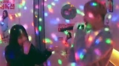 韩国群星,少女时代,EXO,防弹少年团,Red Velvet,BLACKPINK - 当粉丝们看到自己爱豆的突袭到来时幸福的瞬间饭制版(激动到无法言语)