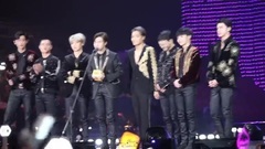 EXO - 171201 MAMA IN 香港 EXO获最佳年度专辑!粉丝应援!讲话!