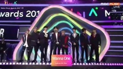 WANNA·ONE - Hot Star