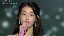 IU - IU - Through the Night+Dear Name - 2017 MelOn Music Awards