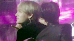 V(防弹少年团) - BTS金泰亨观看洪真英Ring Ring舞台时的反应