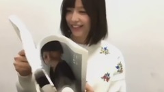 欅坂46 - 渡邉理佐が長濱ねるの写真集見て,一言.[IPPON]