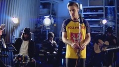 Liam Payne - Bedroom Floor