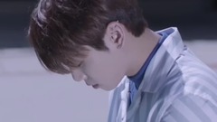SHINee,金钟铉(SHINee) - 钟铉最后演出微笑泛泪注视视频一则