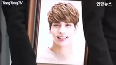 Super Junior,少女时代,SHINee,f(x),Red Velvet - SM 家族送钟铉最后一程 #RIP钟铉,愿天堂没有苦痛# 1