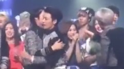 Super Junior,少女时代,SHINee,EXO,Red Velvet - SM家族之间超有爱的互动 Part1