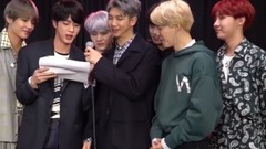 防弹少年团 - BTS-Tell The World What They Would Buy Each Other For Christmas