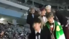 防弹少年团,田柾国(防弹少年团),V(防弹少年团),JIMIN(防弹少年团),SUGA(防弹少年团) - BTS走到身前