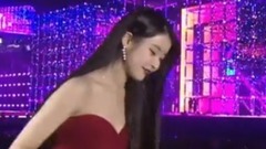 IU,防弹少年团,田柾国(防弹少年团),V(防弹少年团),JIMIN(防弹少年团) - SBS歌谣大战 主持人IU采访BTS,唱 Last Christmas庆祝圣诞