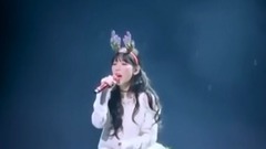 少女时代,SHINee,太妍(少女时代),金钟铉(SHINee) - 陪伴泰妍演唱会的圣诞树,原来是这样的存在~!粉丝听了它的由来满脸热泪~