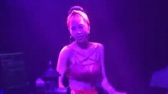 网络音乐 - 一首DJ舞曲<爱情两个字>,百听不腻,极力推荐!