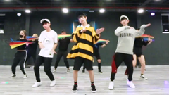 TFBOYS,王俊凯,易烊千玺,王源 - 躲猫猫