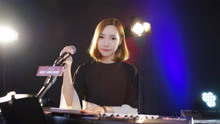  - 美女弹唱神曲《起风了》