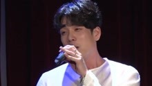 李昶旻 - 李昶旻举行solo showcase 深情演唱