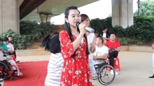  - 残疾小姐姐们，街头载歌载舞，你听见她们的心了吗？