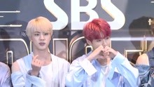 防弹少年团 - BTS牛仔风露线条帅炸