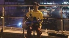  - 街头小哥翻唱《出卖》