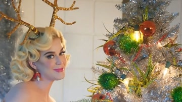 KatyPerry - Cozy Little Christmas