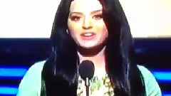 Katy Perry - 为Fun.颁