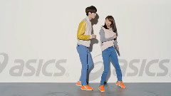 李钟硕,河智苑 - 亚瑟士慢跑鞋 CF