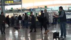 EXO - EXO Leaving Check In At Barcelona Airport - Francisco Castellvi