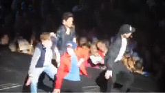 The Fooo Conspiracy - Justin Bieber 2013年瑞典演唱会开场