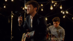 Rixton - Hotel Ceiling